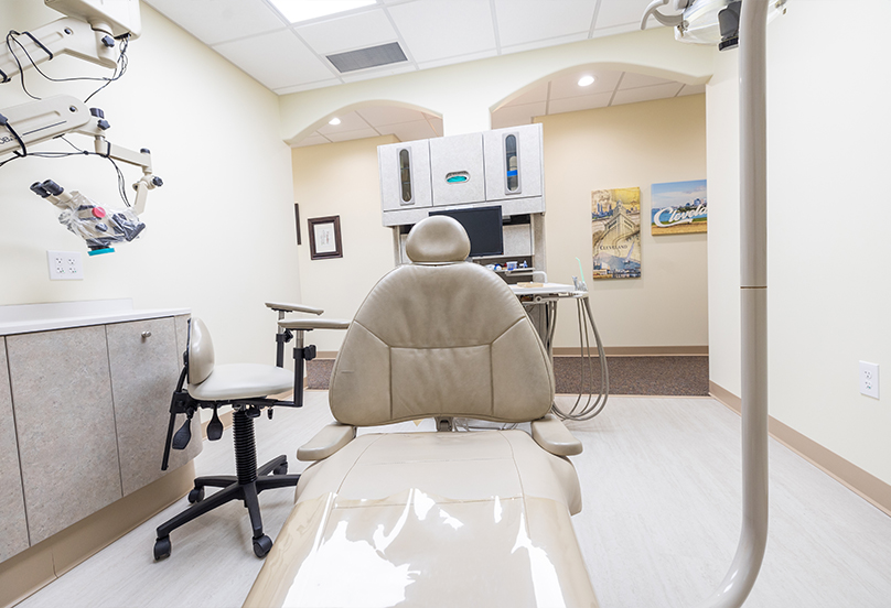 Dental treatment room with white walls